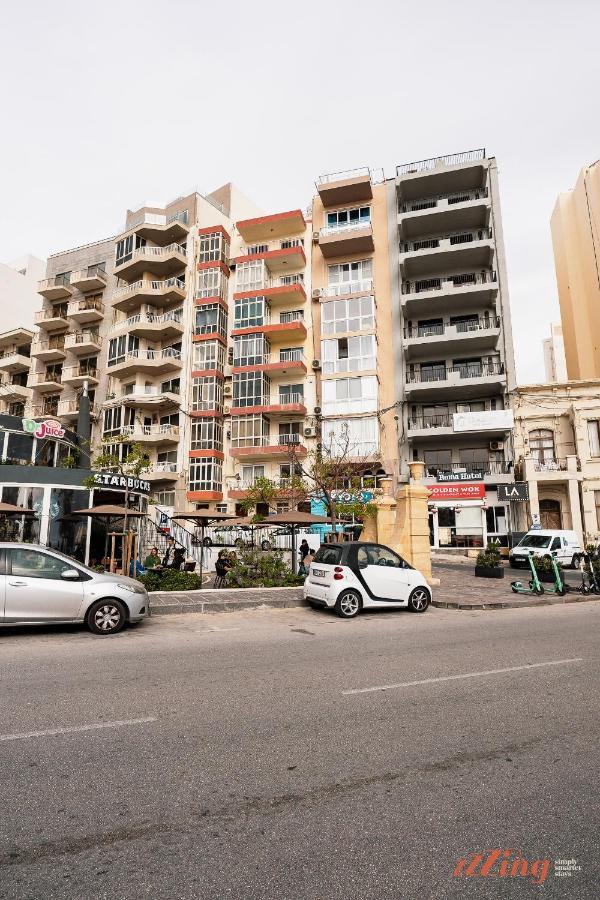 Scenic Seafront Duplex Apartment In Sliema Buitenkant foto